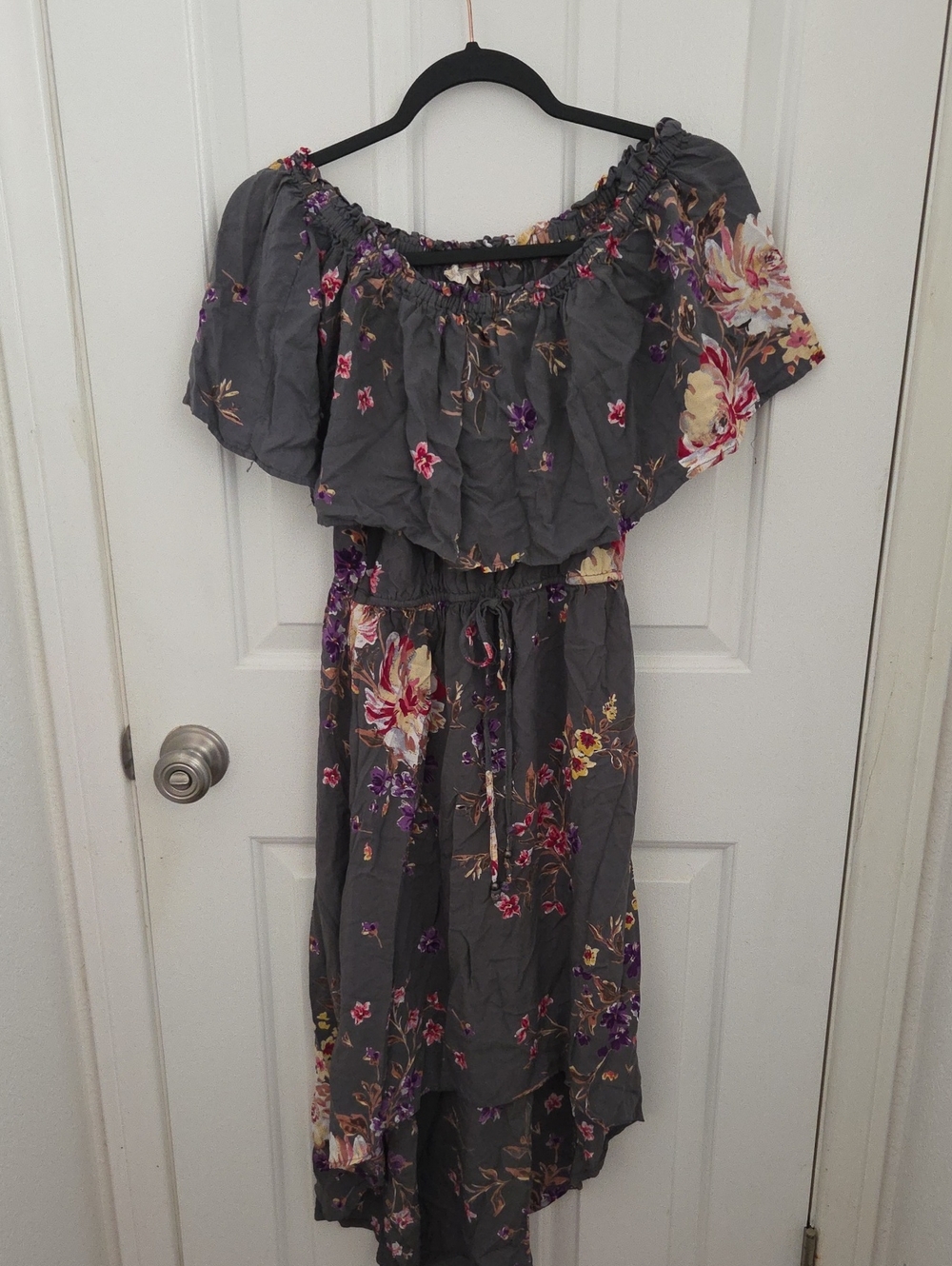 Altar'd State hi low grey floral dress off should or on dress
